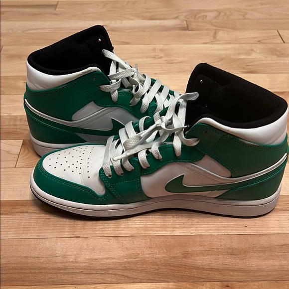 Mens Pre-owned Size 8 Nike Air Jordan 1 Mid - Green and White Sneakers. - Picture 6 of 7
